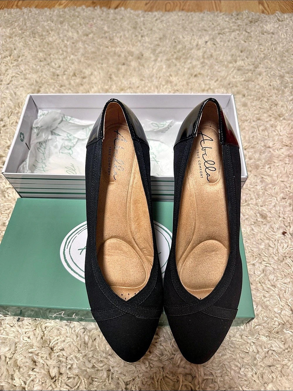 Abella Honey Wedge Pump Black US 7.5 Like New